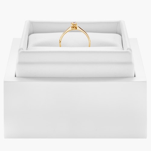 Pierścionek zaręczynowy Triumph of Love: złoty, biały szafir